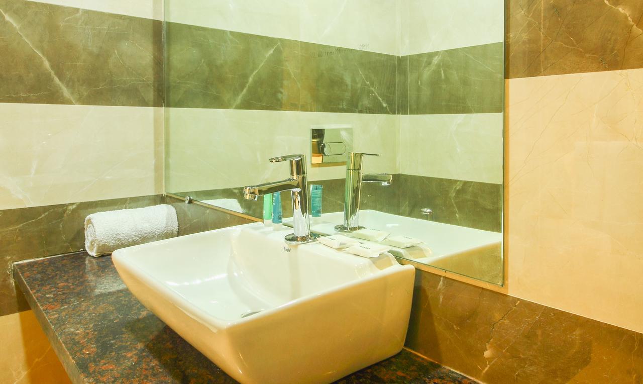 Treebo Blue Moon Powai Hotel Mumbai Exterior photo