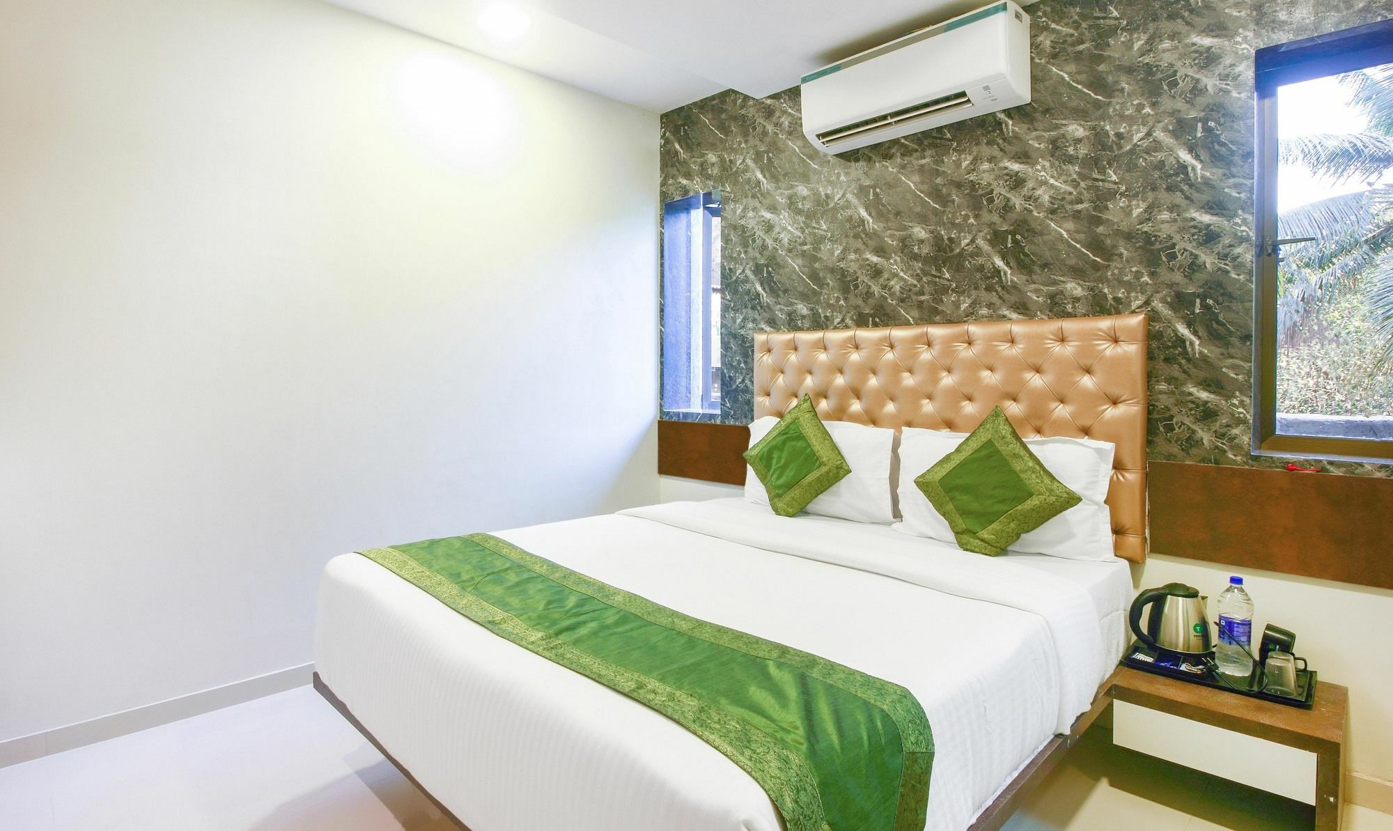 Treebo Blue Moon Powai Hotel Mumbai Exterior photo